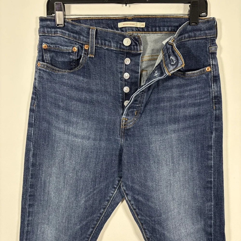 Levi's Wedgie Skinny Jeans Denim High Rise Button Fly Raw Hem Size 31 Cheeky